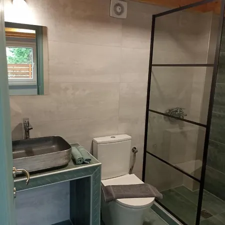 Xristos And Maisonettes