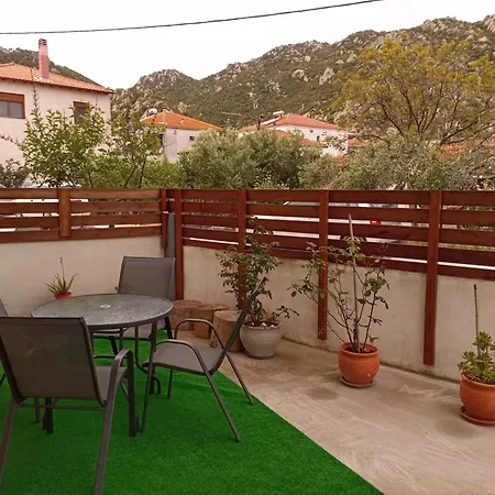 アパート Xristos And Maisonettes *