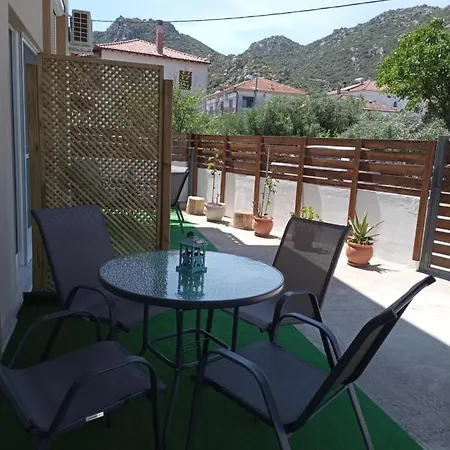 Xristos And Maisonettes شقة سيكيا